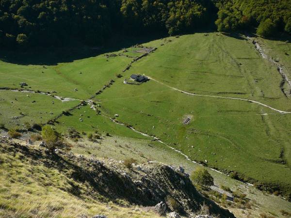 AI CONFINI DEL GRAN SASSO - MONTE CORVO